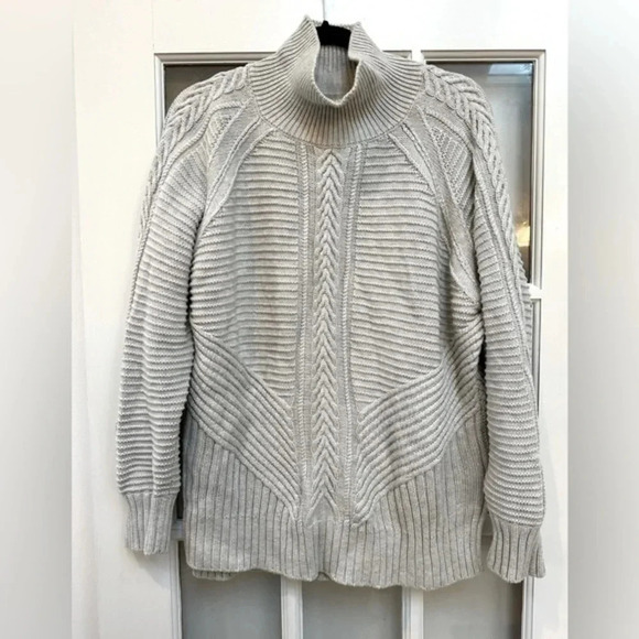 Banana Republic | Light Grey Cotton Blend Heavy Weight Turtleneck Sweater Size L - Picture 1 of 10